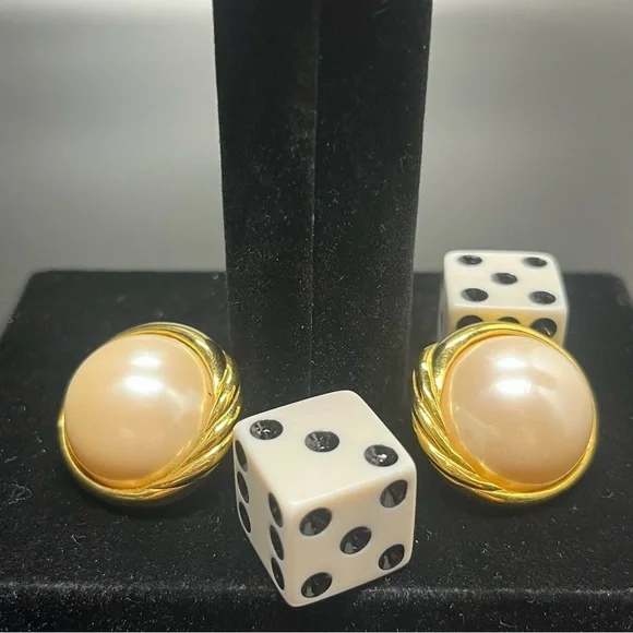 Marvella Faux Pearl Cabochon Style Clip On Earrings Gold Tone Chunky Vintage - Picture 8 of 9